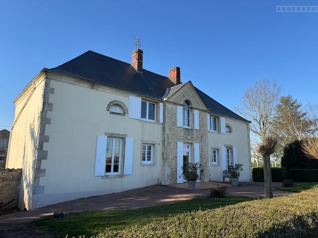 Maison à vendre à Ste hermine, 32 m², 6 pièces – photo 1 sur 19