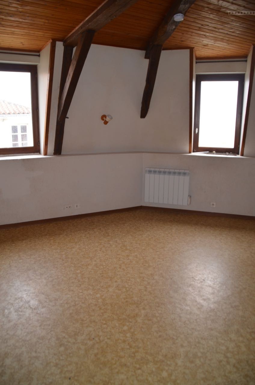 Appartement à louer à Ste hermine, 27,76 m², 1 pièce – photo 1 sur 4