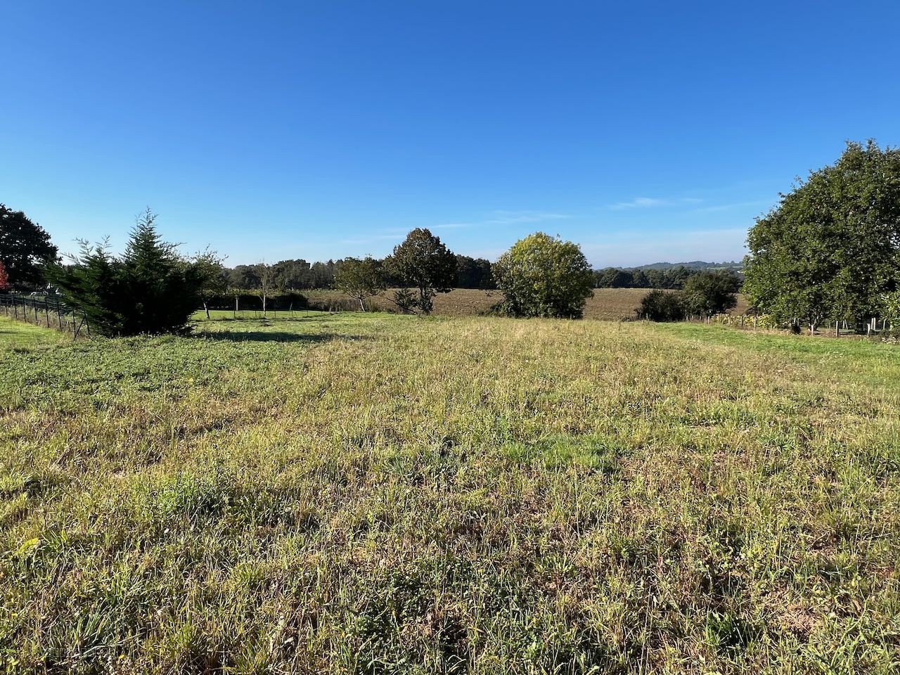 Terrain à vendre à La reorthe, 1 822 m² – photo 2 sur 2