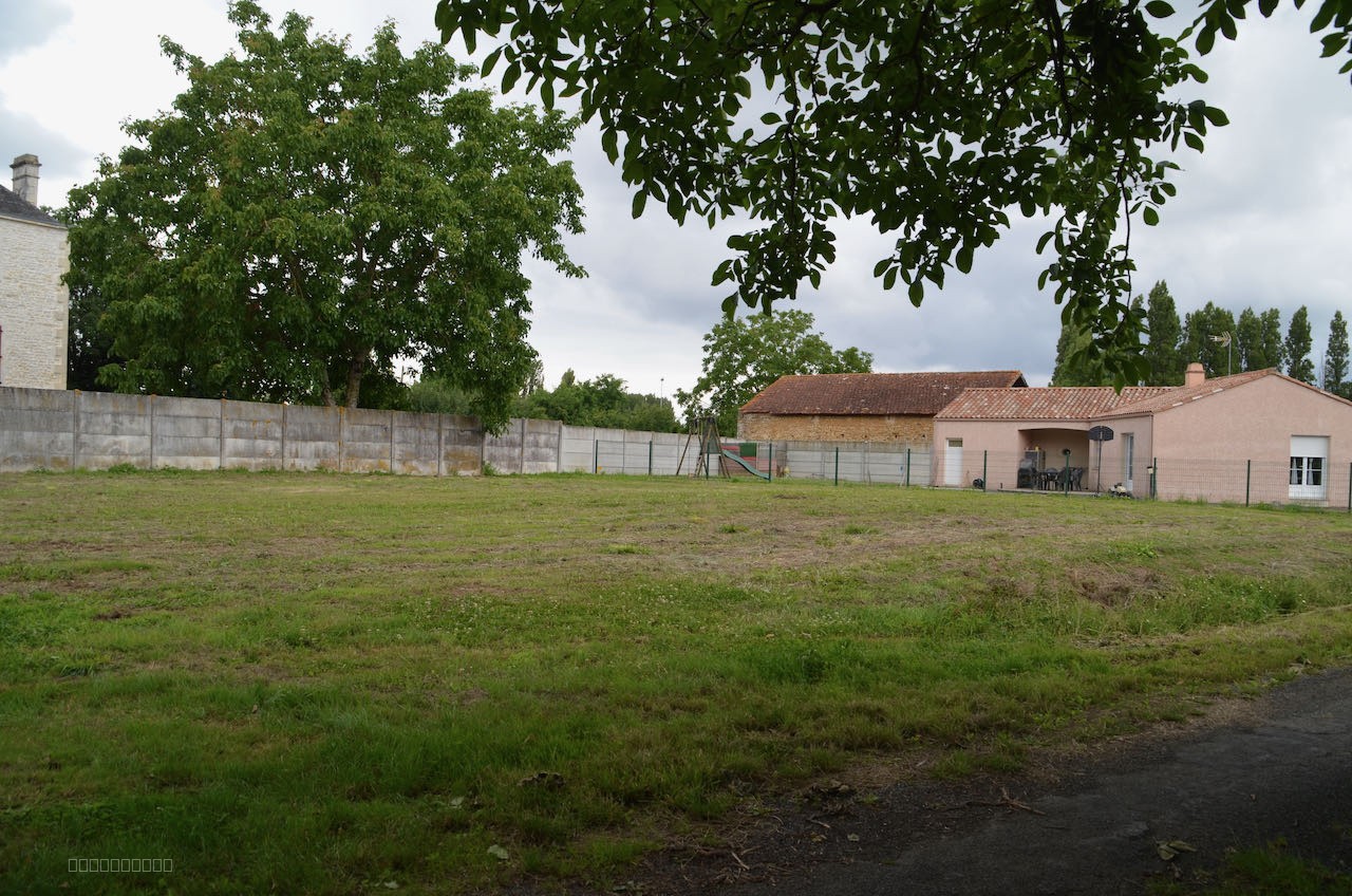 Terrain à vendre à Ste hermine, 858 m² – photo 2 sur 2