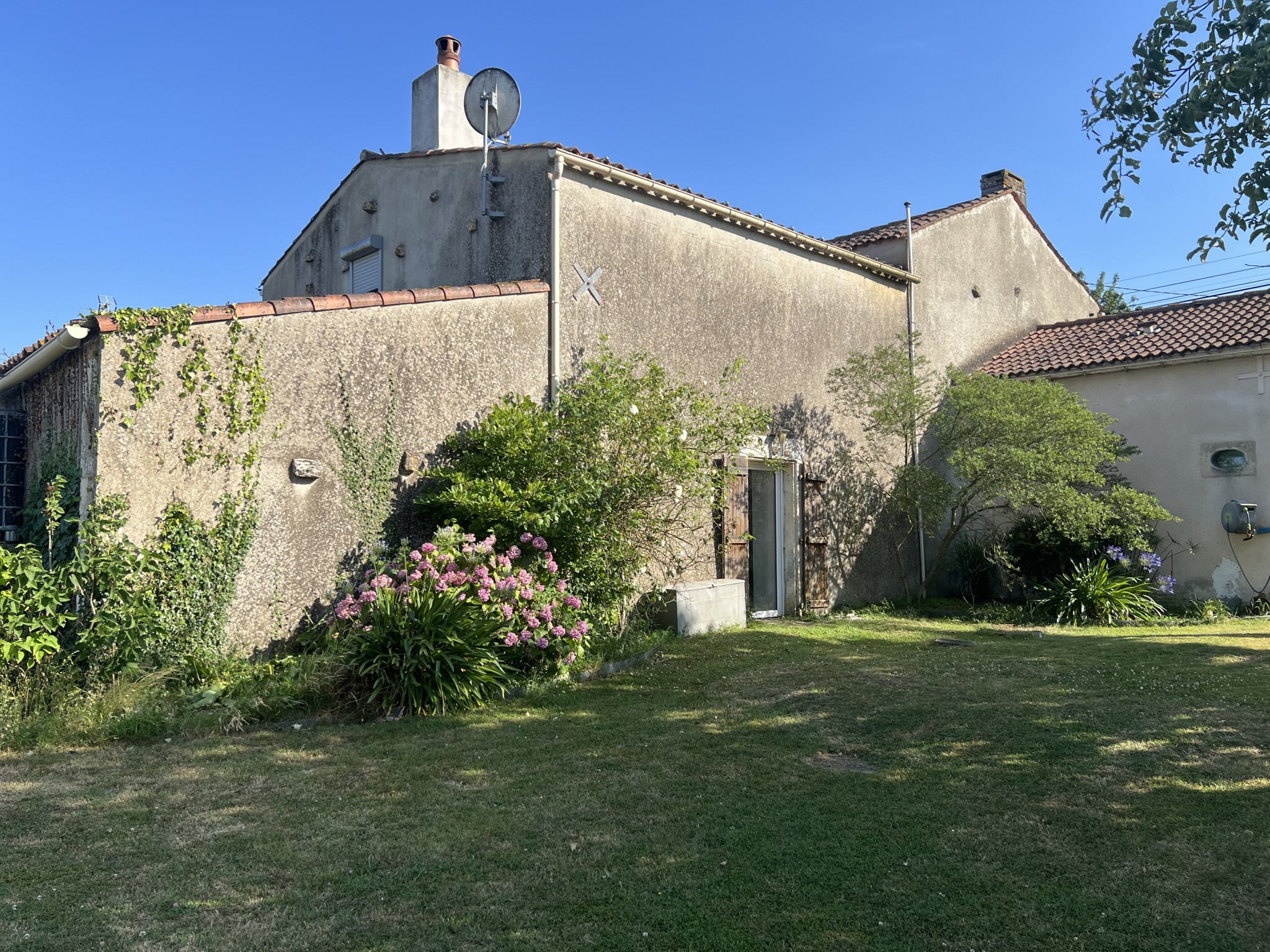 Maison à vendre à Thire, 754 m², 5 pièces – photo 1 sur 17