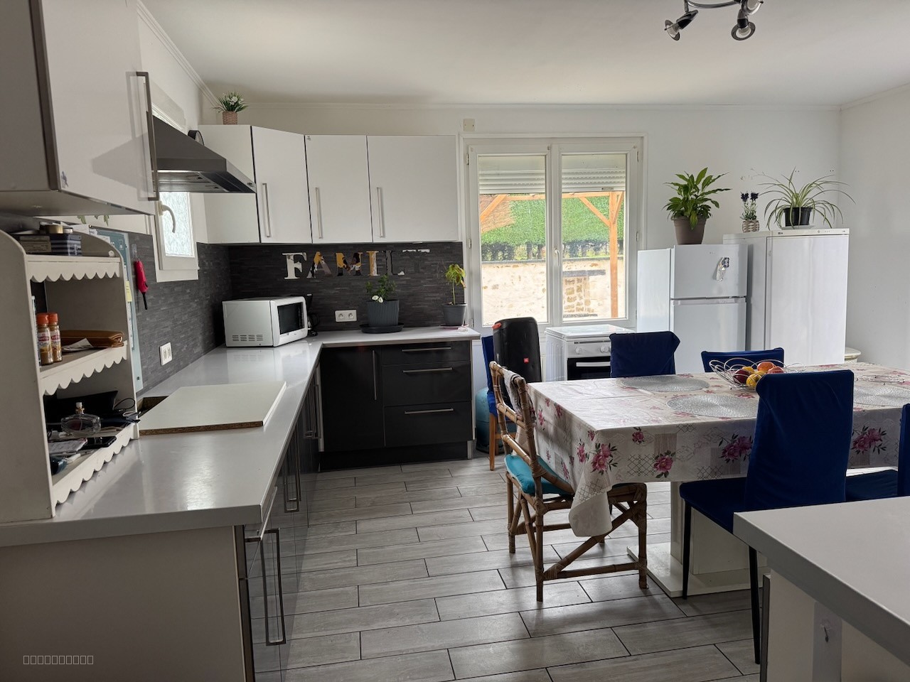 Maison à vendre à Saint-jean-d hermine, 378 m², 5 pièces – photo 2 sur 15