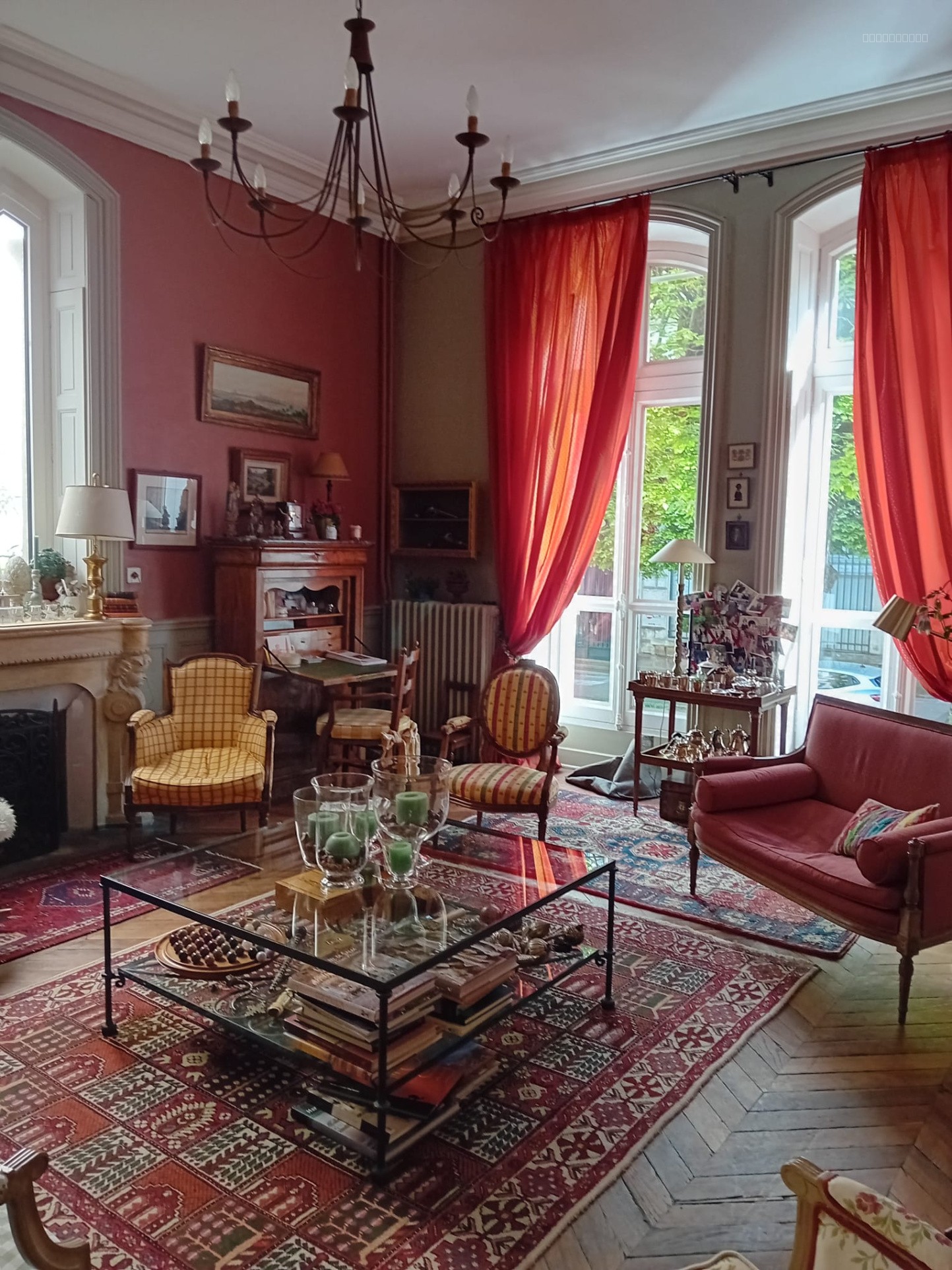 Commerce à vendre à Autun, 535 m², 13 pièces – photo 1 sur 13