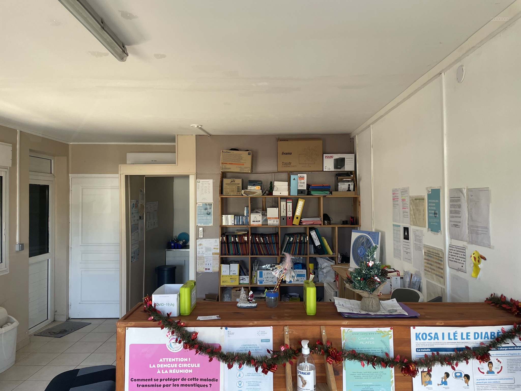 A vendre un ensemble de 177 m2 comprenant 4 locaux professionnels et un studio sur Saint Philippe — photo 3