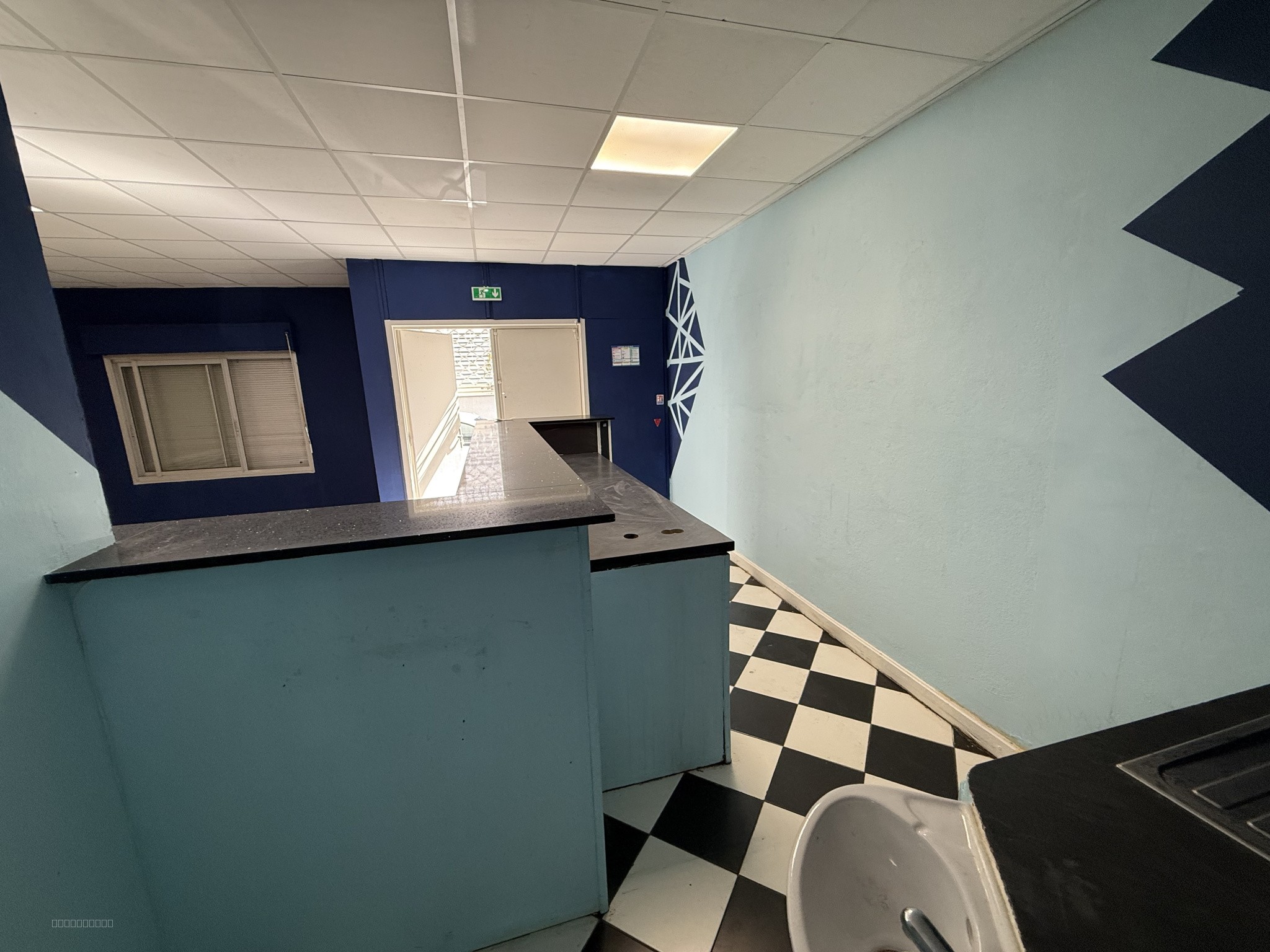 Local commercial à louer à St denis, 115 m² – photo 2 sur 7