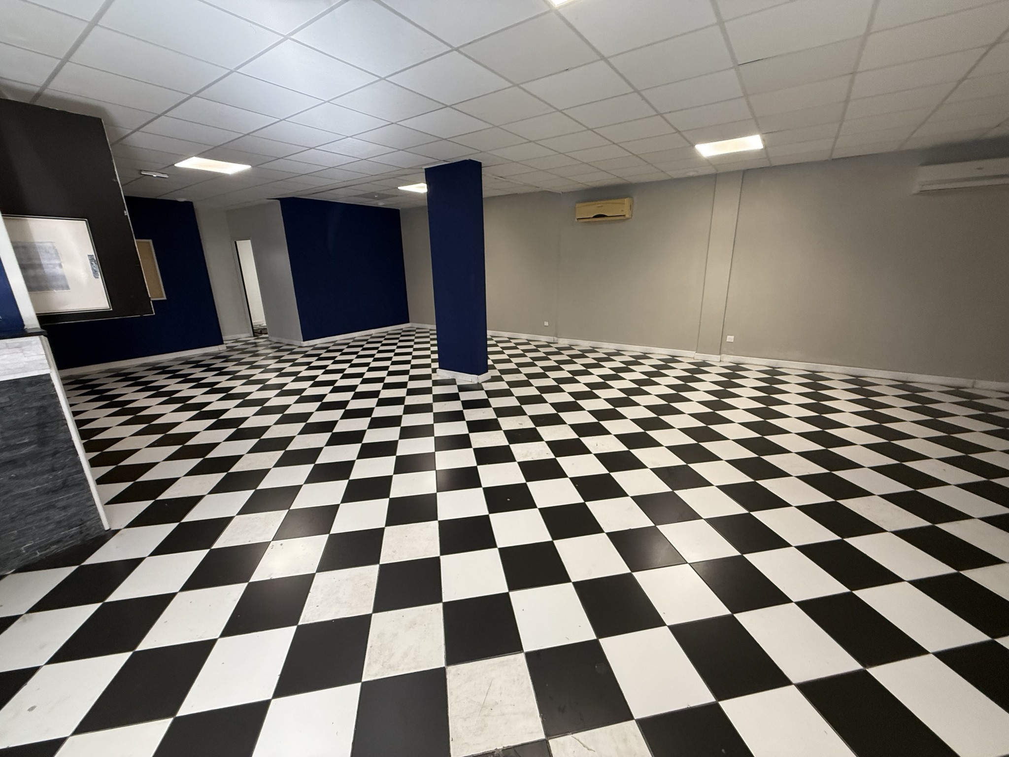Local commercial à louer à St denis, 115 m² – photo 3 sur 7