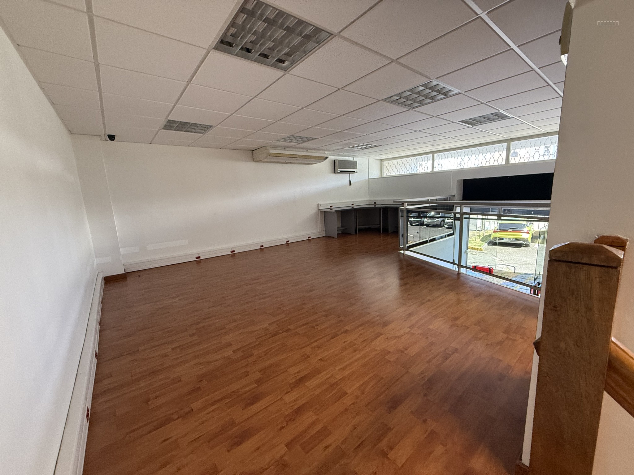 Local commercial à louer à St denis, 110 m² – photo 3 sur 5