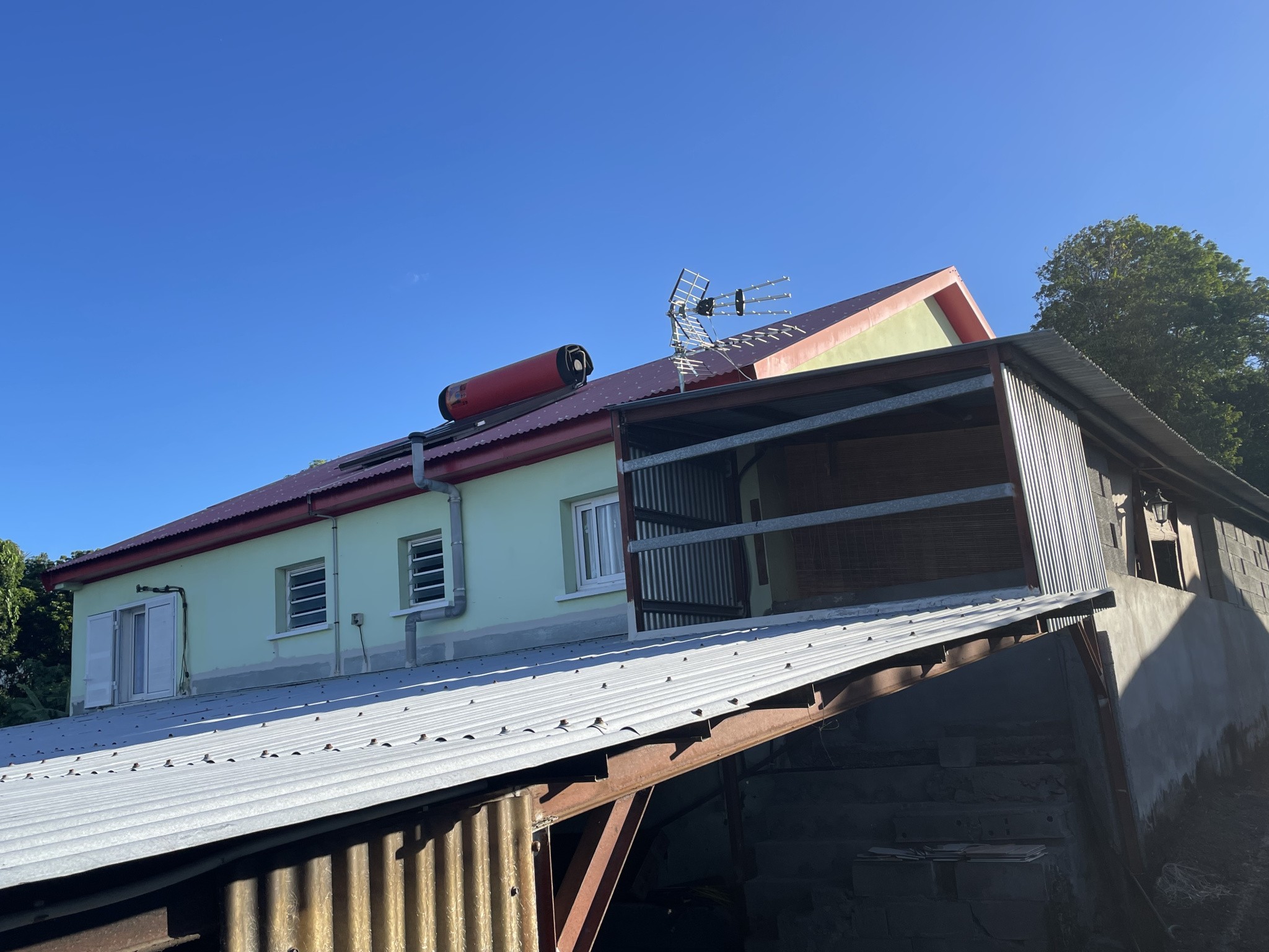 Maison à vendre à Ste anne, 130 m², 4 pièces – photo 1 sur 8