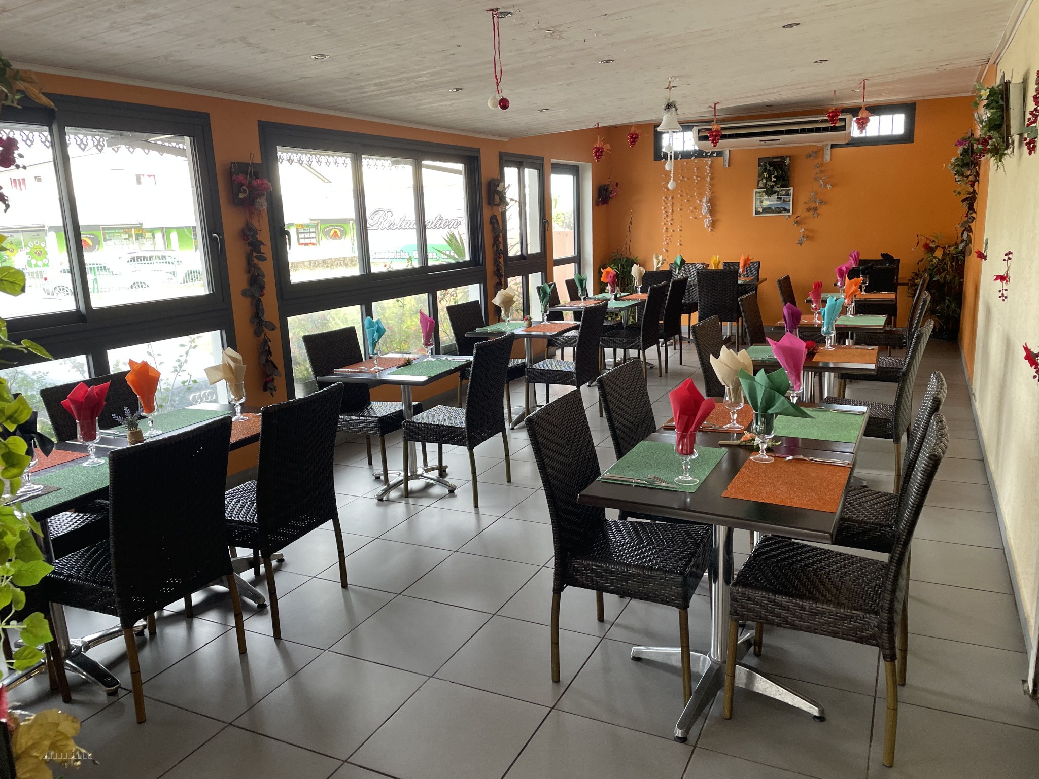 Local commercial à vendre à Le piton ste rose, 255 m² – photo 2 sur 16