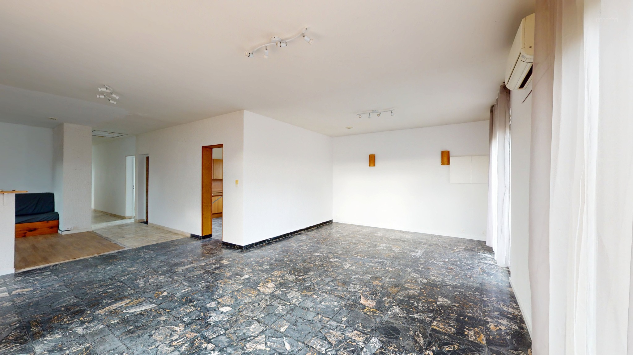 Appartement à louer à Frouzins, 1 160 m², 6 pièces – photo 1 sur 14