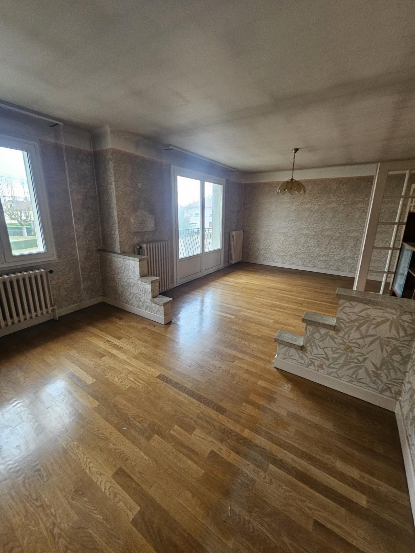 Maison à vendre à Chalon sur saone, 25 m², 5 pièces – photo 2 sur 12