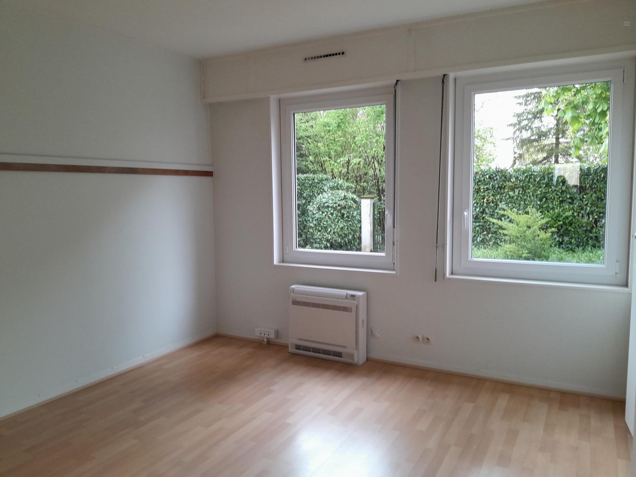 Bien immobilier à louer à Chalon sur saone, 190 m² – photo 1 sur 16