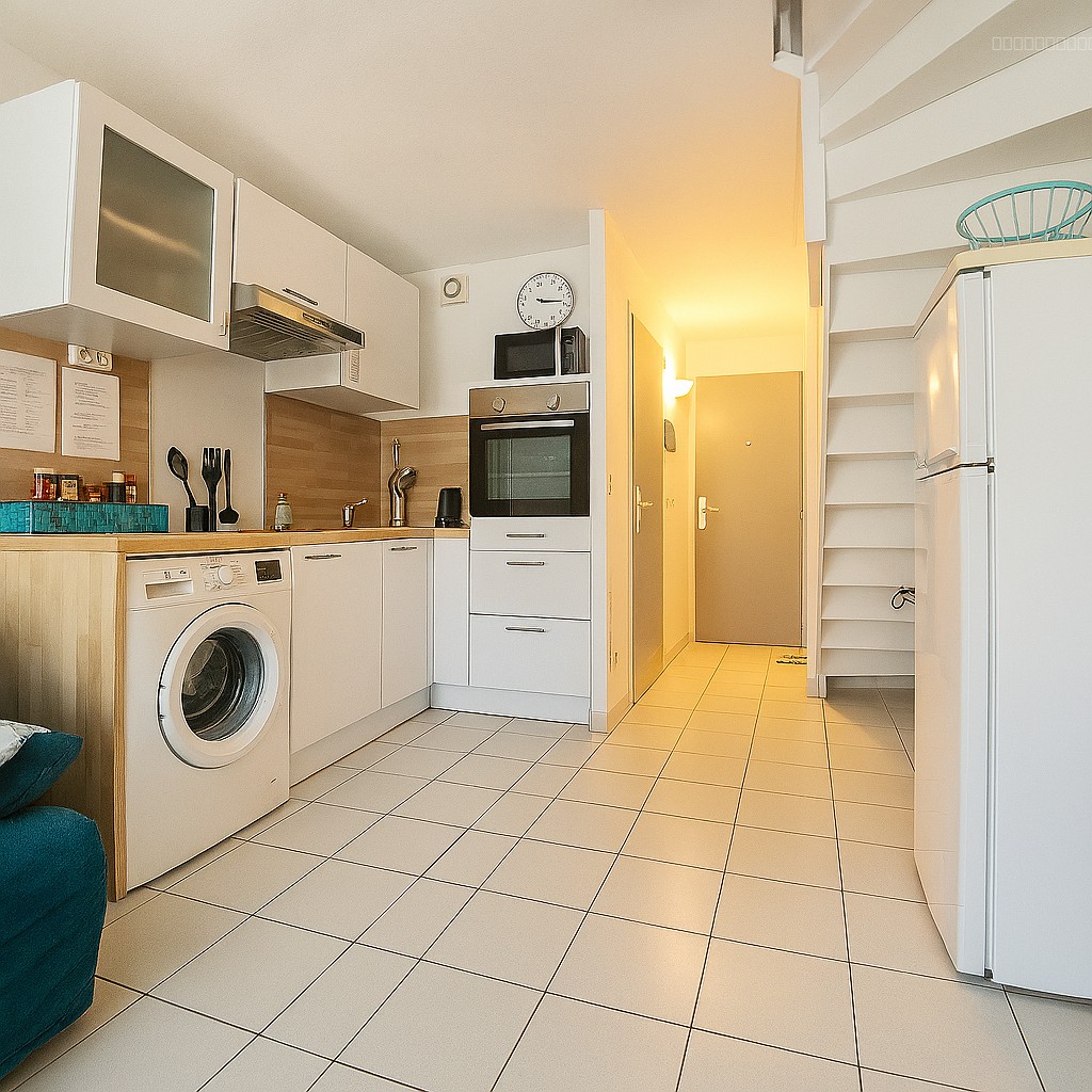 Maison à vendre à Frontignan, 1 465 m², 3 pièces – photo 3 sur 8