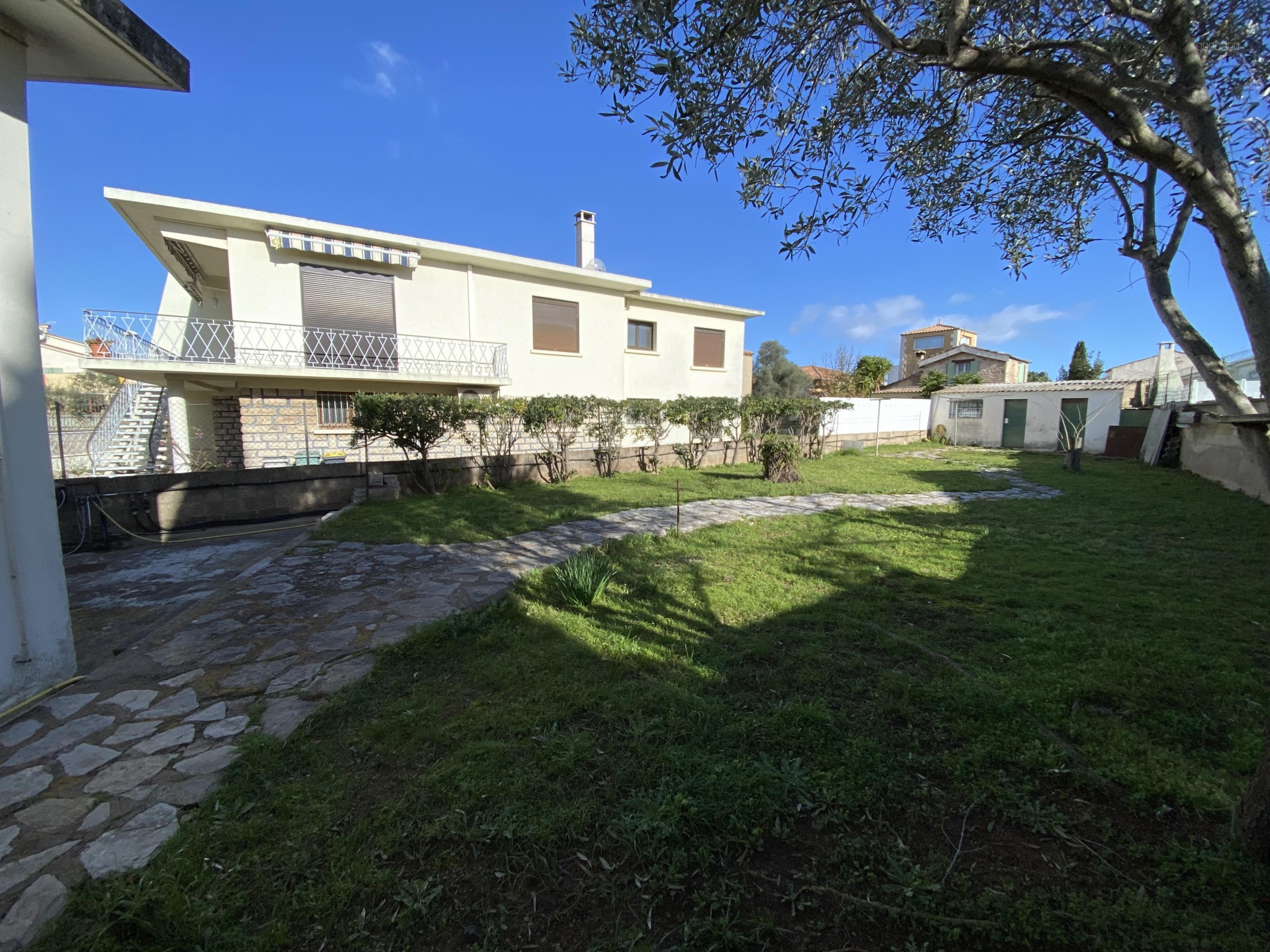 À louer à l’année   Jolie maison meublée T3 avec jardin au cœur de Frontignan — photo 3
