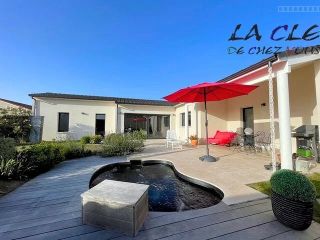 Maison à vendre à Damvix, 128 m², 6 pièces – photo 1 sur 6