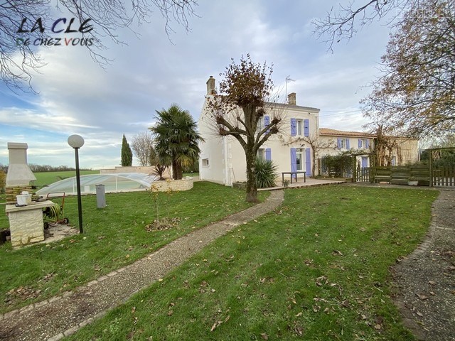 Maison à vendre à Benet, 60 m², 7 pièces – photo 1 sur 11