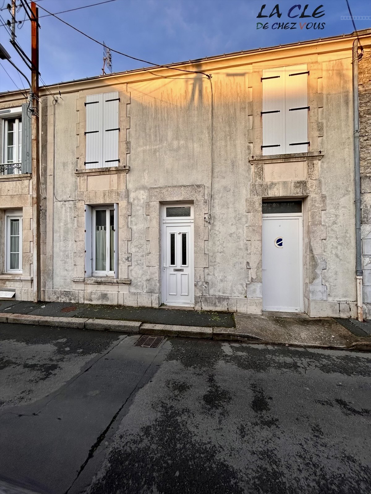 Maison à vendre à Fontenay le comte, 319 m², 6 pièces – photo 1 sur 6