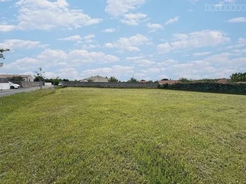 Terrain à vendre à Le bourdet, 924 m² – photo 1 sur 3