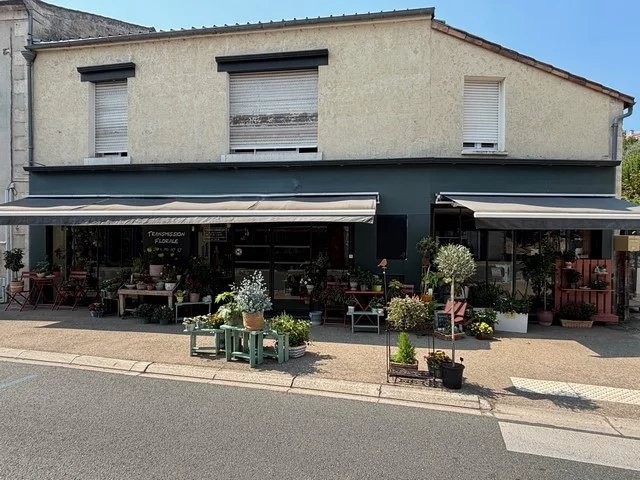 Local commercial à vendre à Benet, 142 m², 3 pièces – photo 1 sur 1