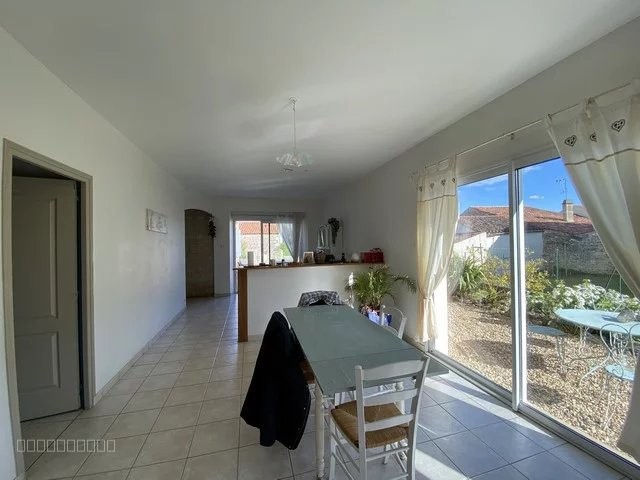 Maison à vendre à Doix les fontaines, 1 322 m², 7 pièces – photo 2 sur 8