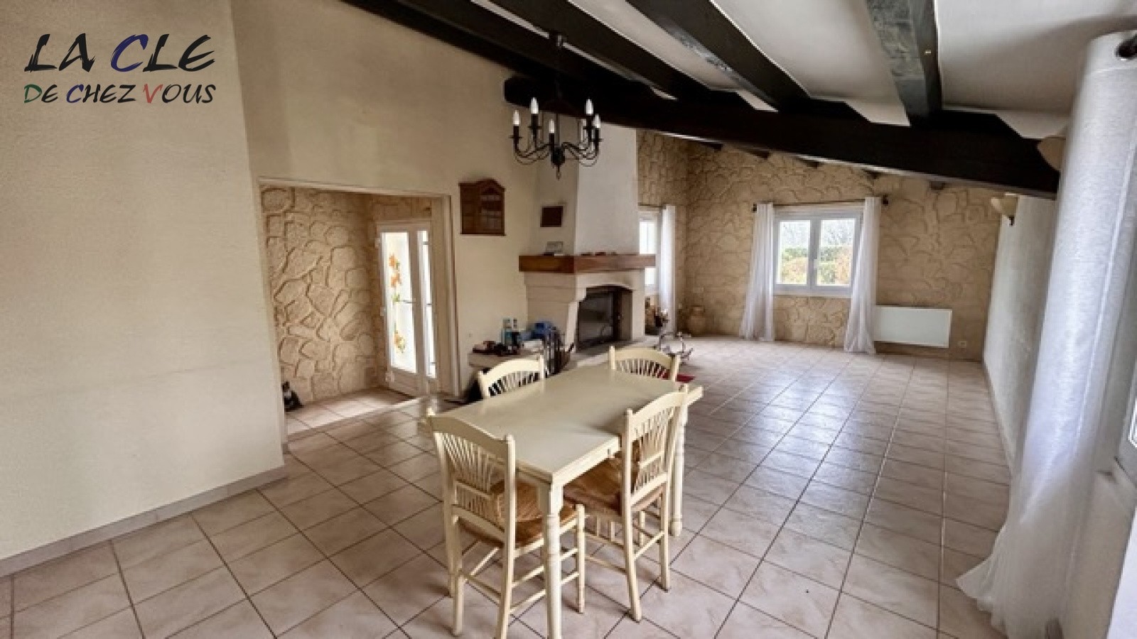 Maison à vendre à Benet, 1 887 m², 7 pièces – photo 2 sur 6