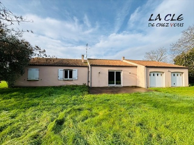 Maison à vendre à St martin de fraigneau, 1 050 m², 5 pièces – photo 1 sur 6