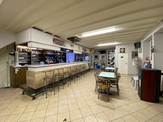 Immeuble à vendre à Maille, 75,6 m² – photo 2 sur 6