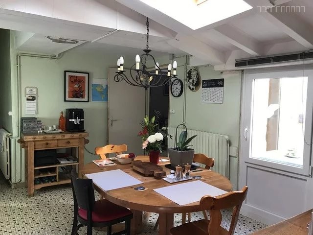 Maison à vendre à Maillezais, 728 m², 14 pièces – photo 3 sur 7