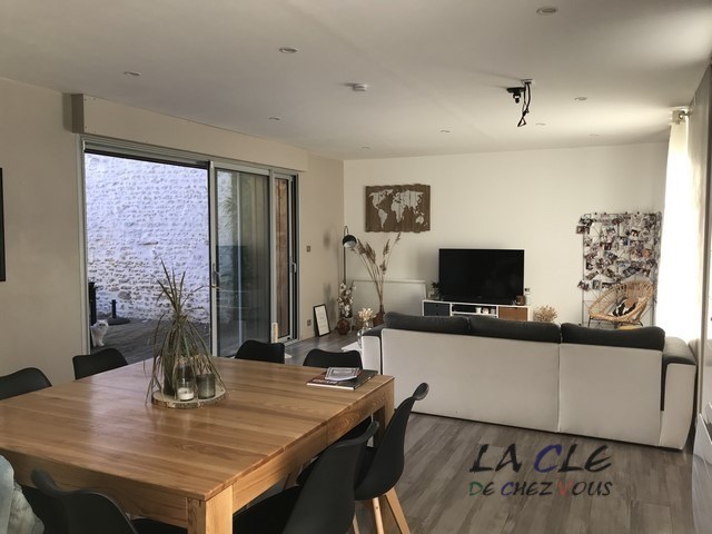Maison à vendre à Maillezais, 293 m², 10 pièces – photo 3 sur 6