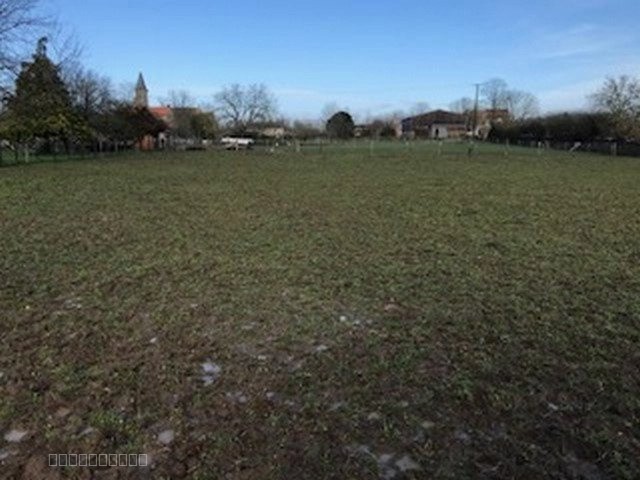 Terrain à vendre à Benet, 2 000 m² – photo 2 sur 2