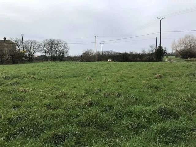 Terrain à vendre à Foussais payre, 1 634 m² – photo 1 sur 3