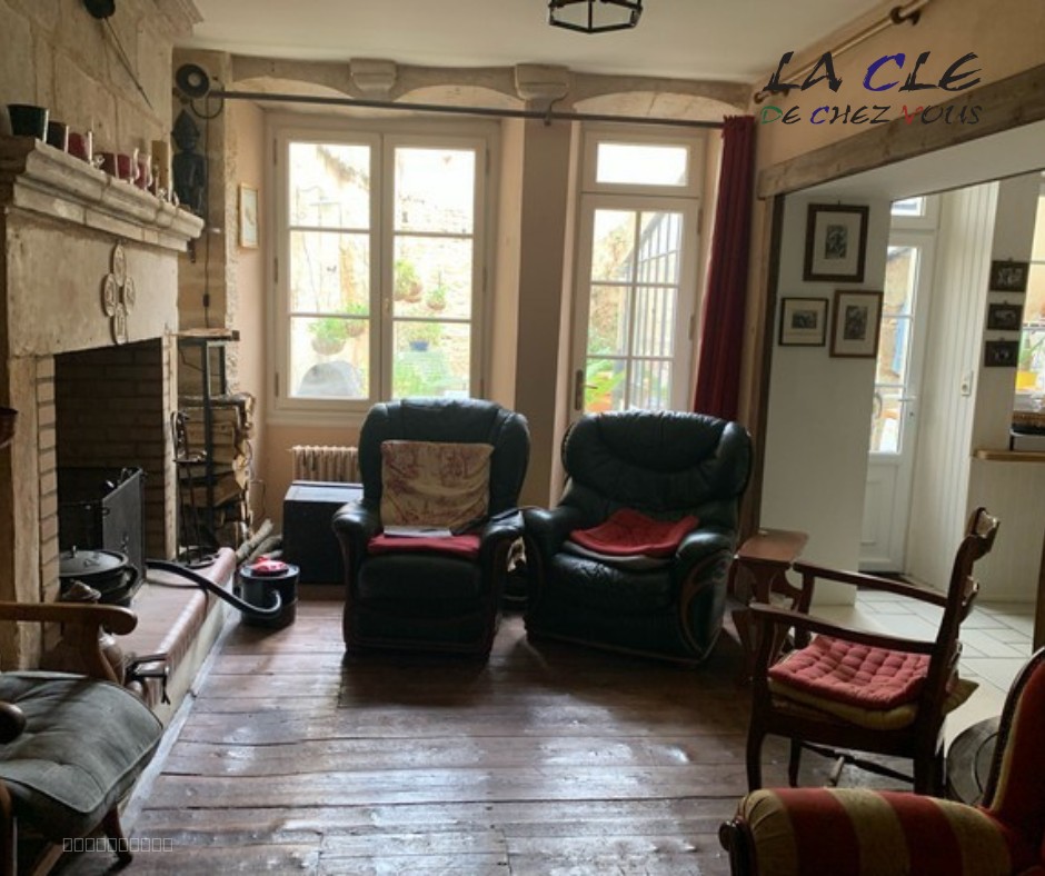 Maison à vendre à Fontenay le comte, 35 m², 8 pièces – photo 2 sur 6