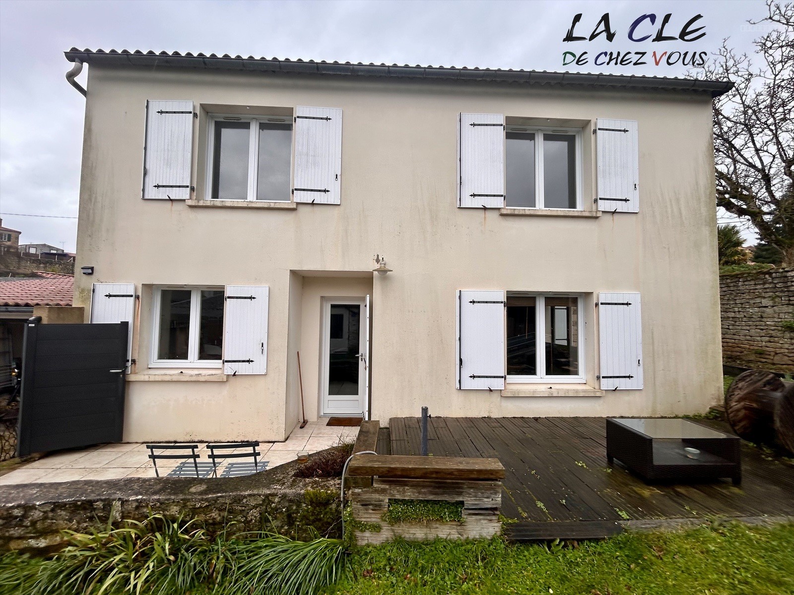 Maison à vendre à Benet, 413 m², 5 pièces – photo 1 sur 6