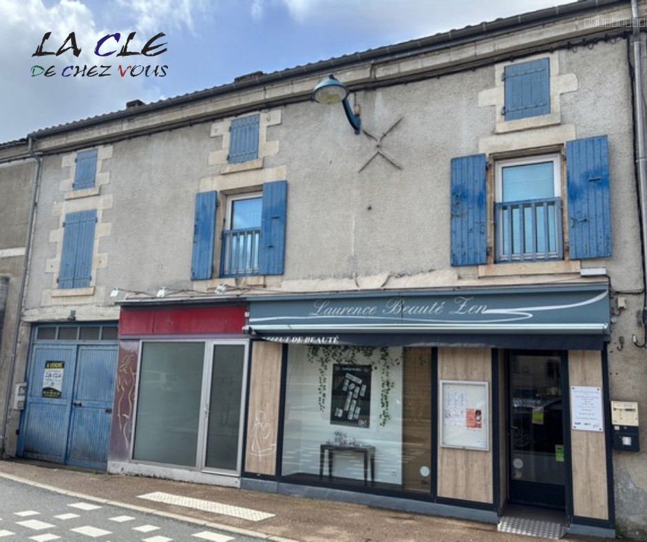 Immeuble à vendre à Benet, 711 m², 12 pièces – photo 1 sur 6