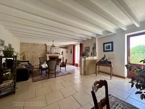 Maison à vendre à Le mazeau, 220 m², 8 pièces – photo 2 sur 10