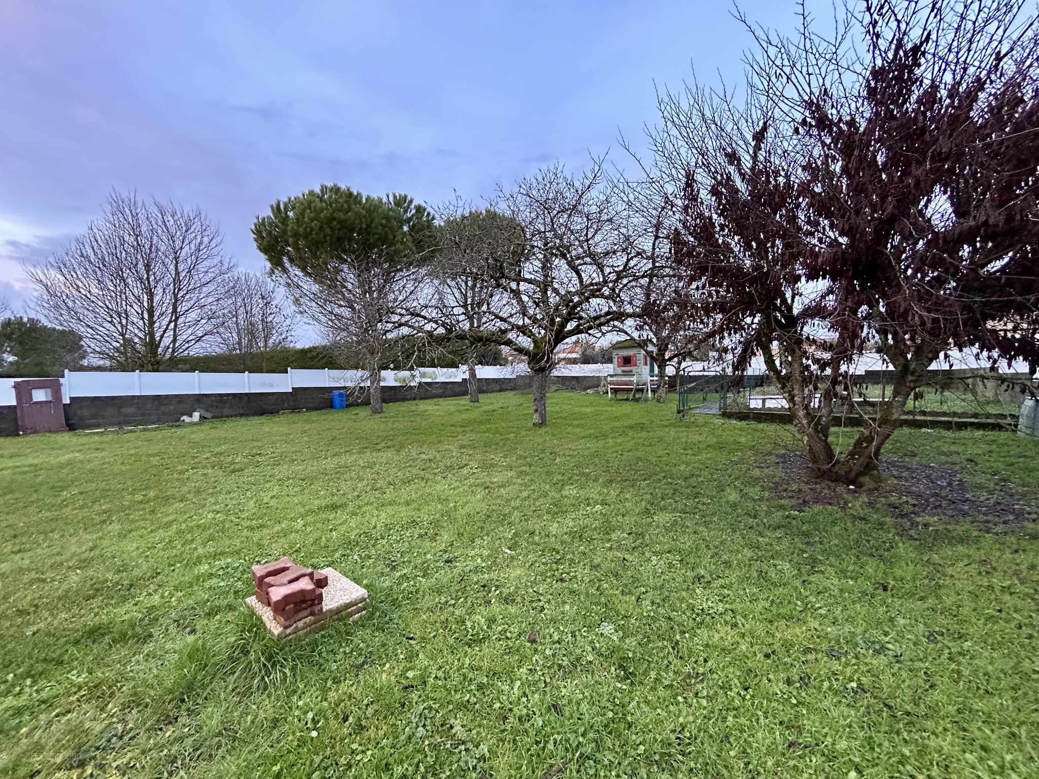Terrain à vendre à Benet, 801 m² – photo 2 sur 4