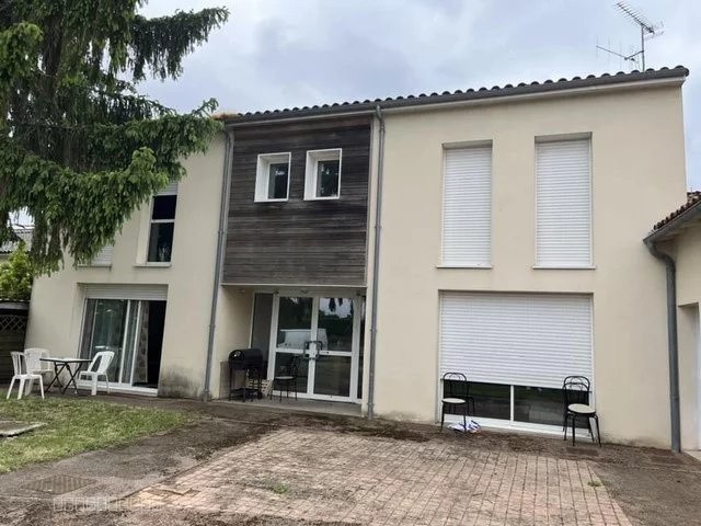 Immeuble à vendre à Beceleuf, 485 m², 21 pièces – photo 2 sur 7