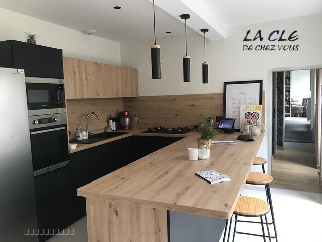 Maison à vendre à Maillezais, 293 m², 10 pièces – photo 2 sur 6