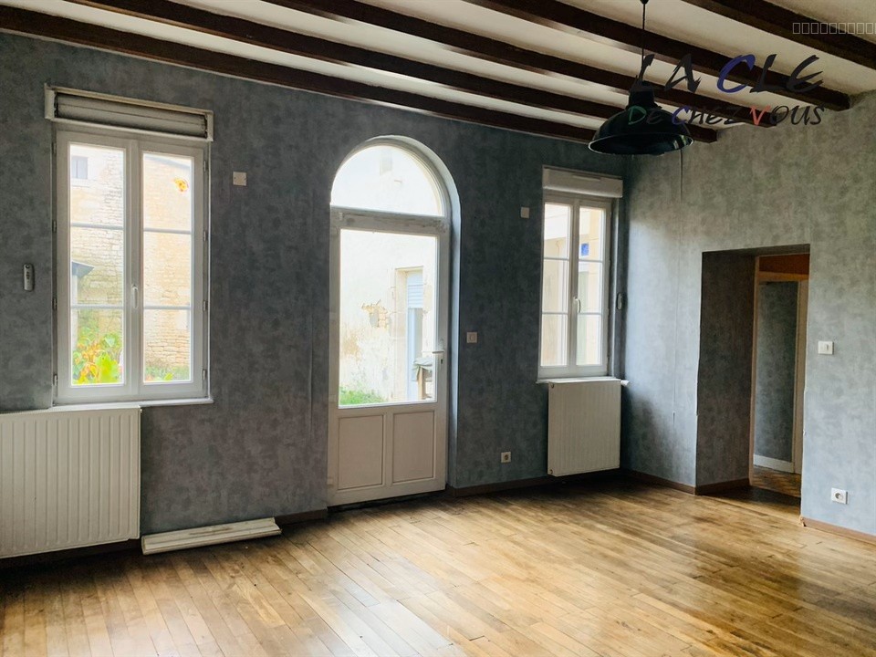 Maison à vendre à Nieul sur l autise, 630 m², 5 pièces – photo 3 sur 6