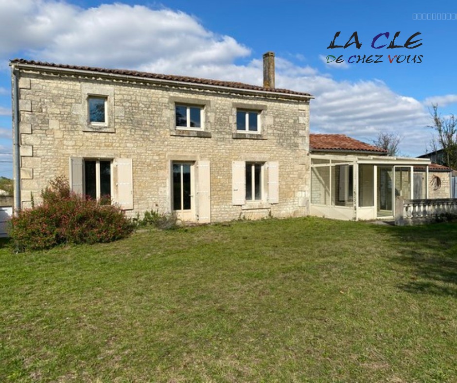 Maison à vendre à Benet, 40,3 m², 7 pièces – photo 1 sur 7