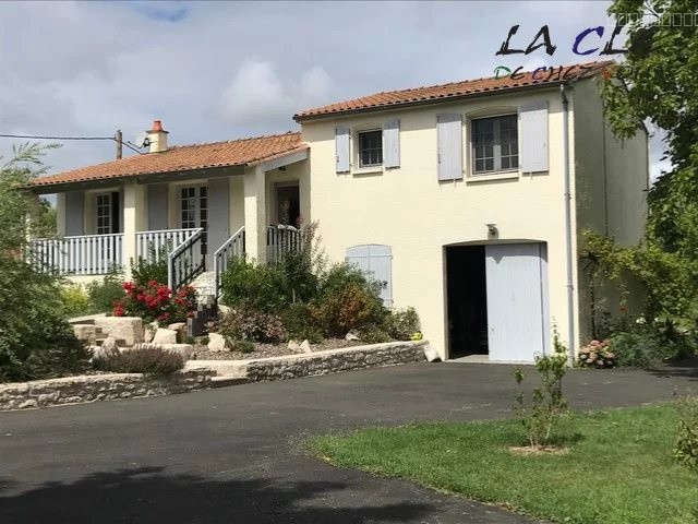 Maison à vendre à Le mazeau, 90 m², 6 pièces – photo 1 sur 7