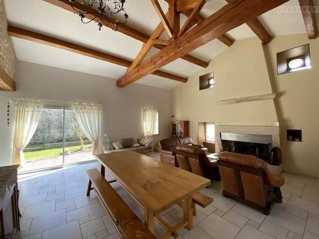 Maison à vendre à Doix les fontaines, 1 322 m², 7 pièces – photo 3 sur 8