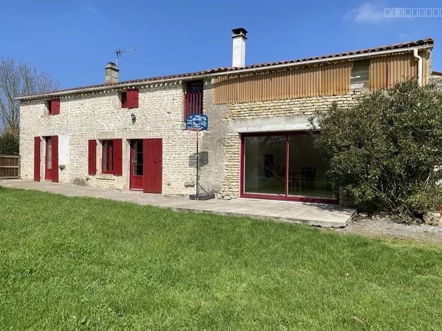 Maison à vendre à Maille, 61,1 m², 5 pièces – photo 1 sur 8