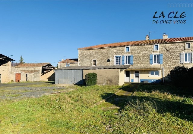 Maison à vendre à Oulmes, 186 m², 5 pièces – photo 1 sur 6