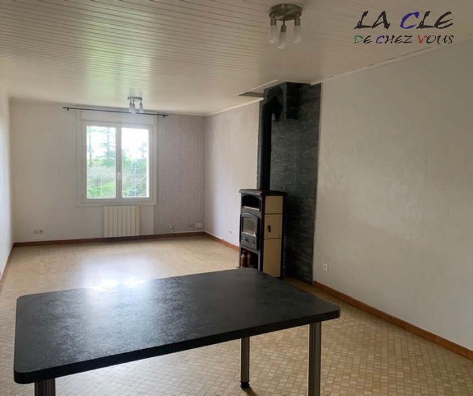 Maison à vendre à Xanton chassenon, 920 m², 11 pièces – photo 2 sur 6
