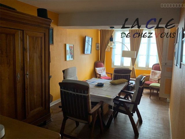 Maison à vendre à Fontenay le comte, 35 m², 8 pièces – photo 1 sur 6