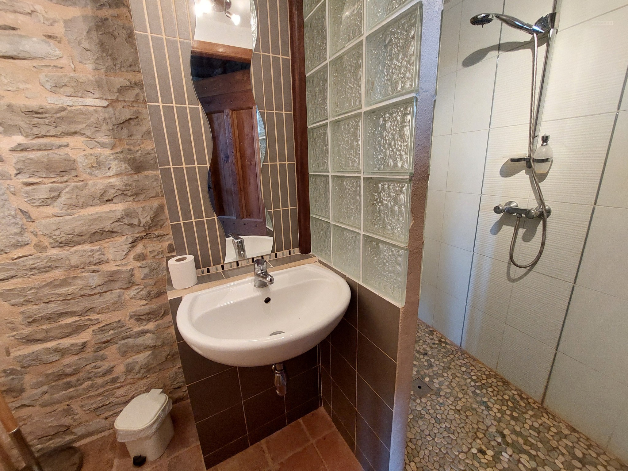 À Vendre Maison en Pierre du XVème siècle de 207 m — photo 11