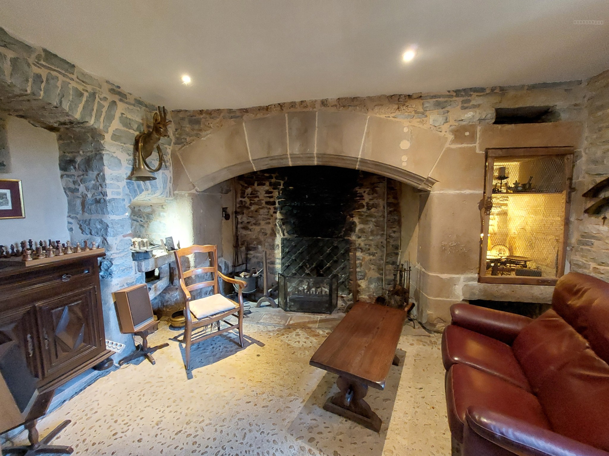 À Vendre Maison en Pierre du XVème siècle de 207 m — photo 3