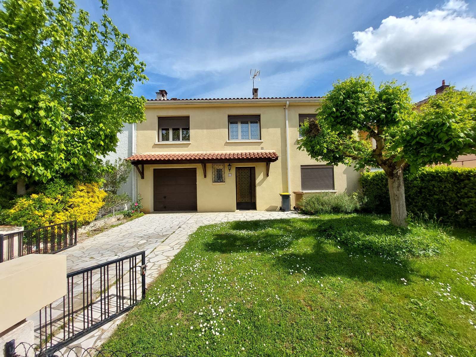 Maison familiale en centre ville avec jardin sans vis à vis — photo 1