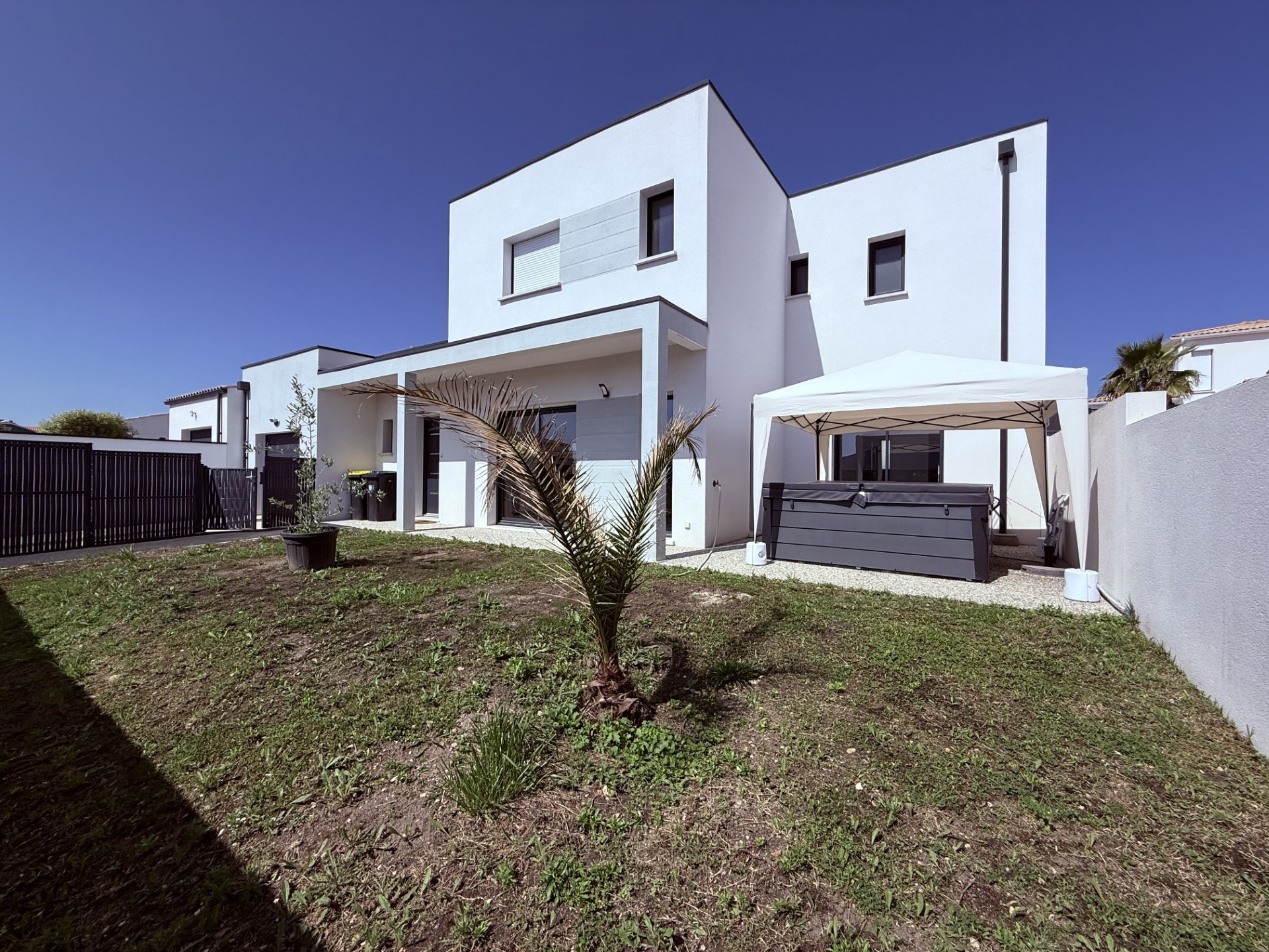 Maison à vendre à Vaux sur mer, 145 m², 5 pièces – photo 1 sur 16